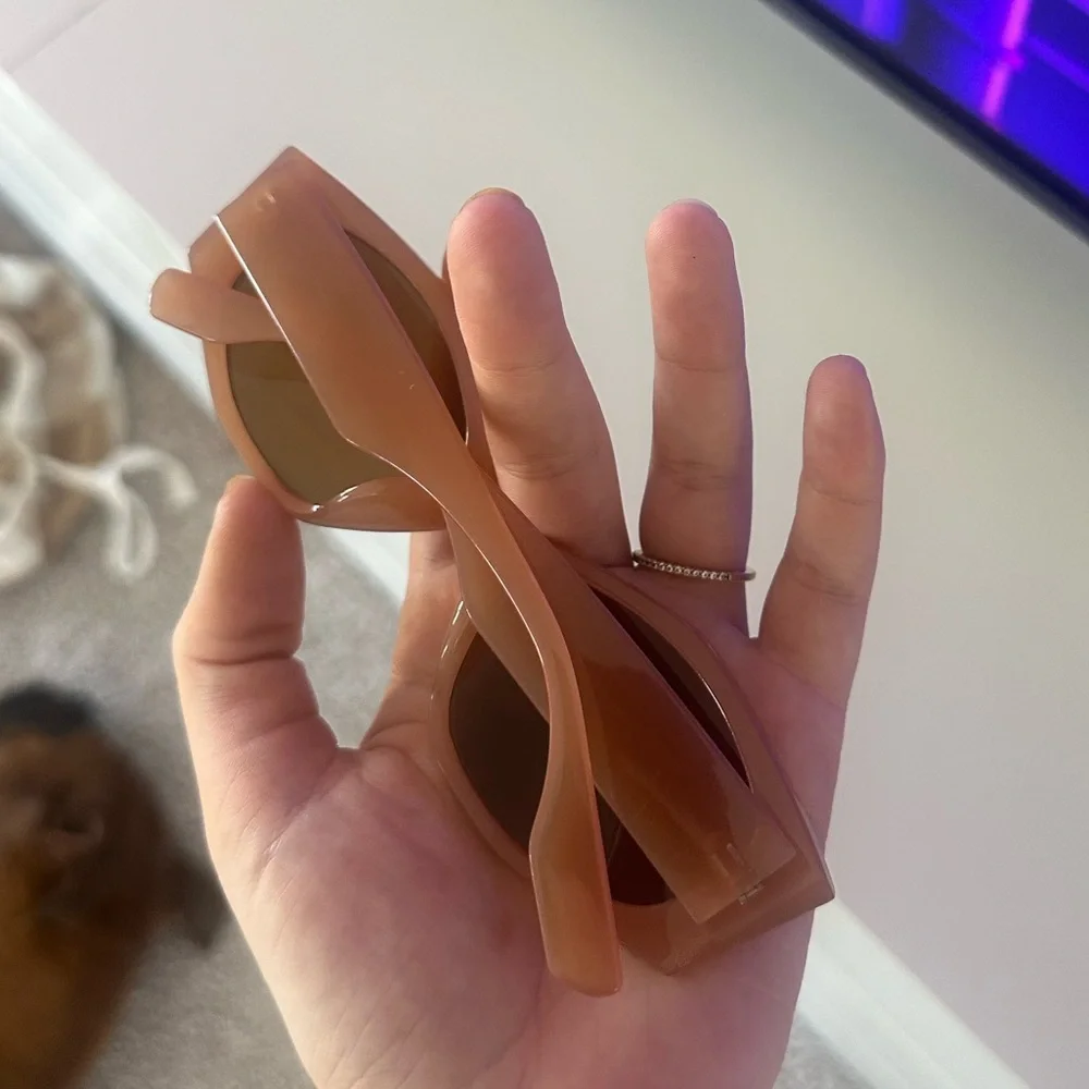 RARE light brown clear rectangle cat eye sunglasses - Picture 6 of 6